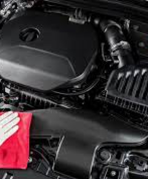 Dịch Vụ Vệ Sinh Khoang Máy Ô Tô Tại Phạm Duy Auto – Chăm Sóc Xe Chuyên Nghiệp