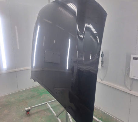 Hình Ảnh Phạm Duy Auto Đang Sơn Xe